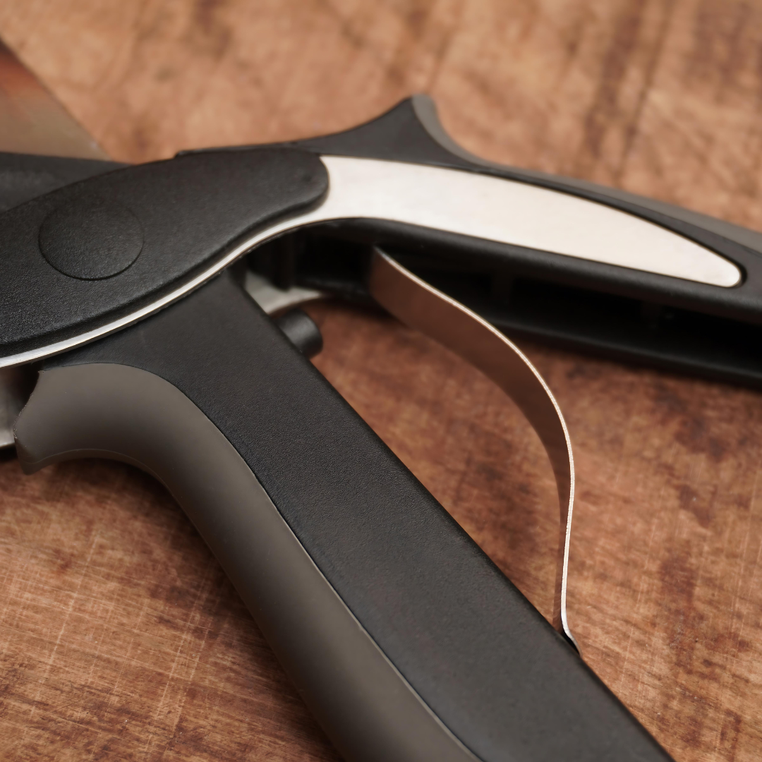 MTE© SLICEMATE™ - 2 IN 1 KNIFE AND CUTTING BOARD
